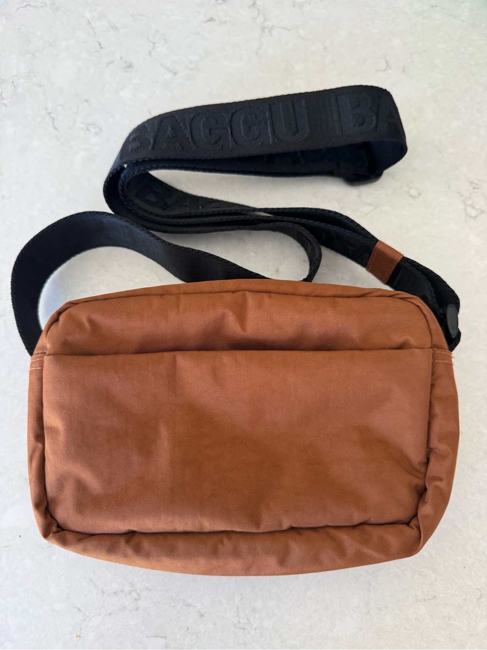 BAGGU Chestnut Brown Crossbody Belt Bag with Black Strap
